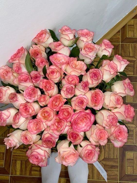 Красивый букет из 51 роз