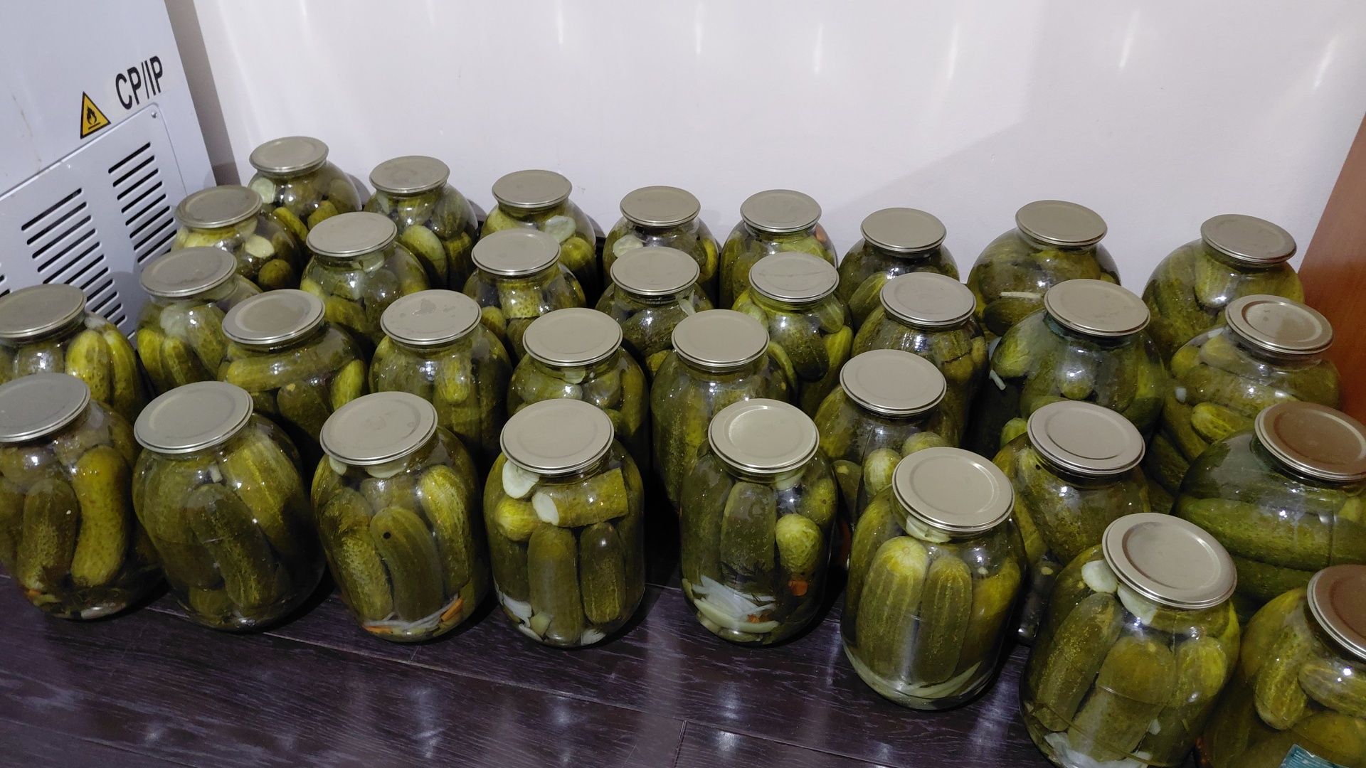 Продам компоты, огурцы соленые