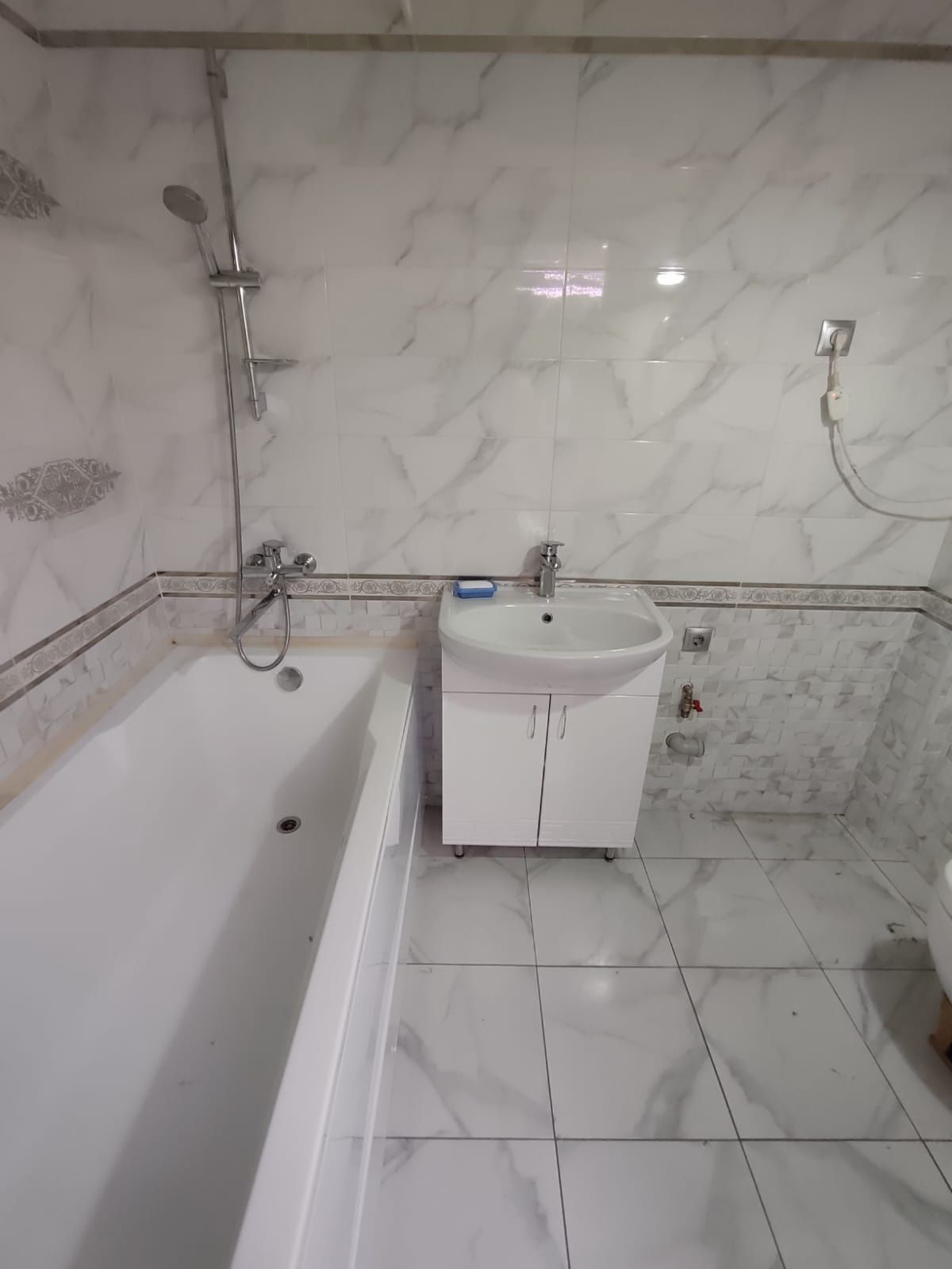 Продам 3 х комн квар. 3-102, 9 этаж.