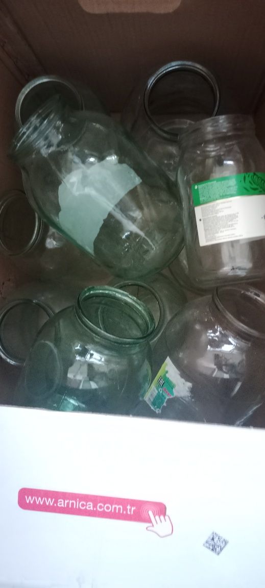 Продам банки. Пишите или звоните.