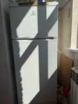 Продам холодильник Indesit
