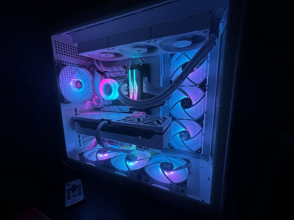 Геймерский Космолёт: Мощный пк с RTX 4070 TI и I7 13700KF