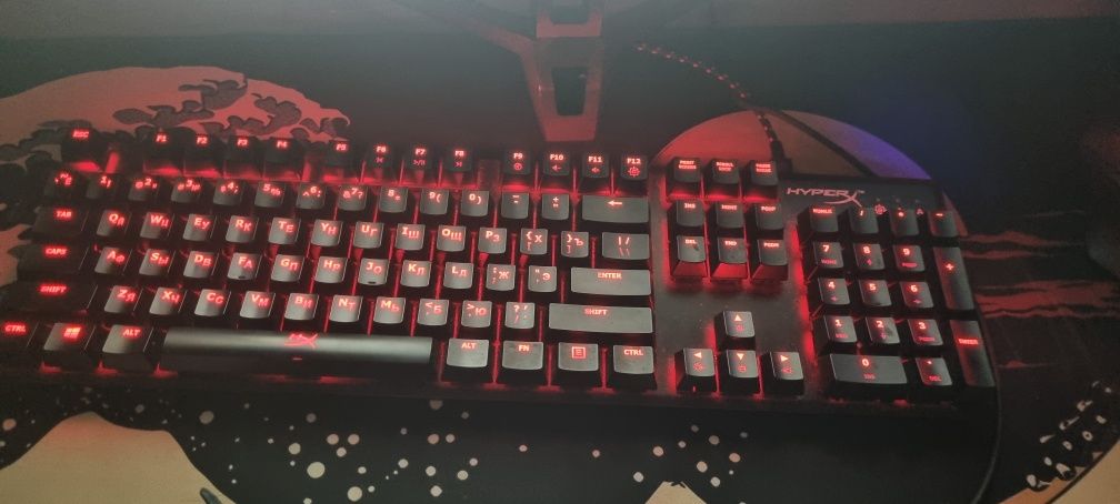 Механическая клавиатура hyperx в отличном состоянии СРОЧНО