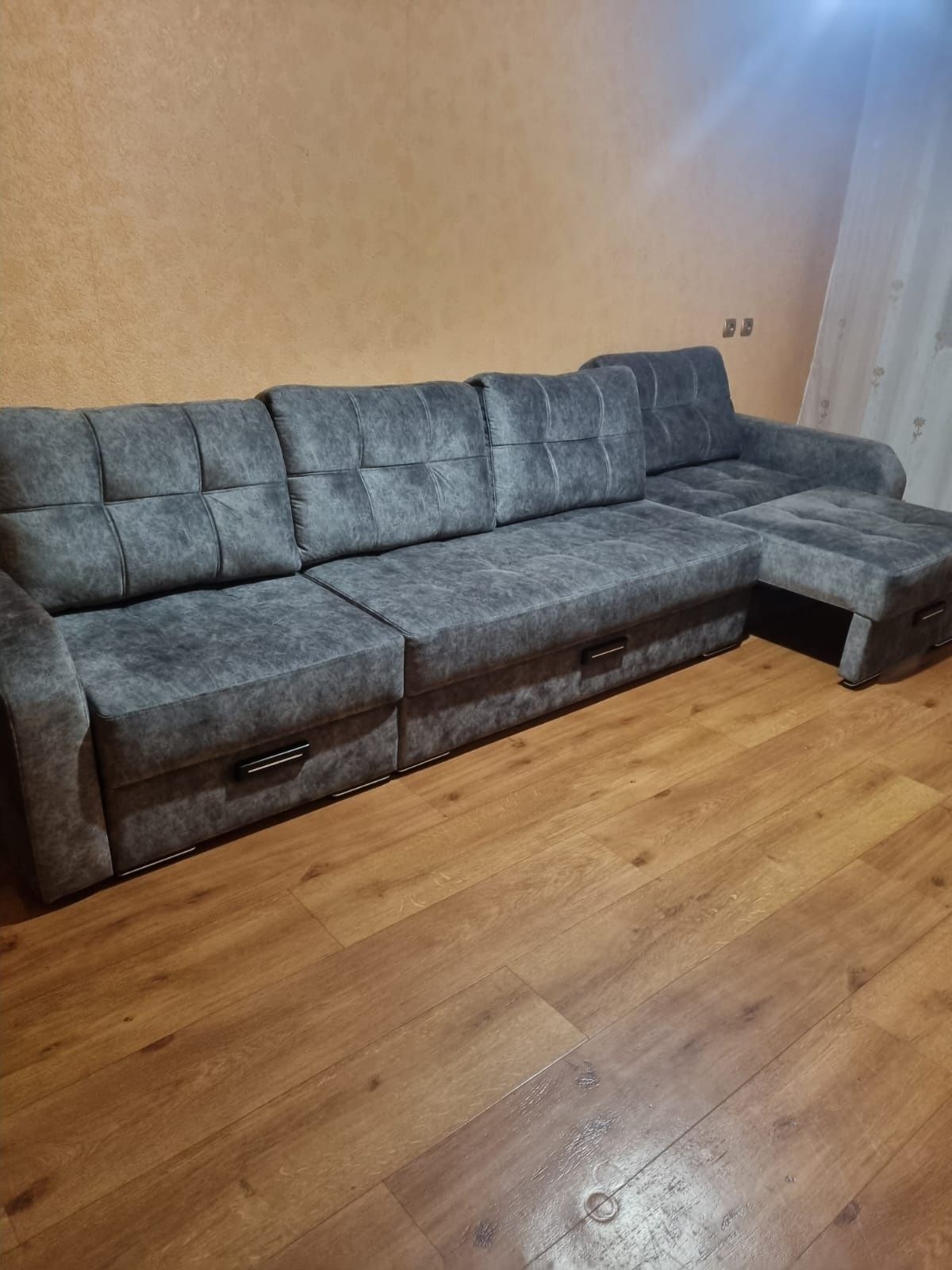 Срочно продам диван трансформер.