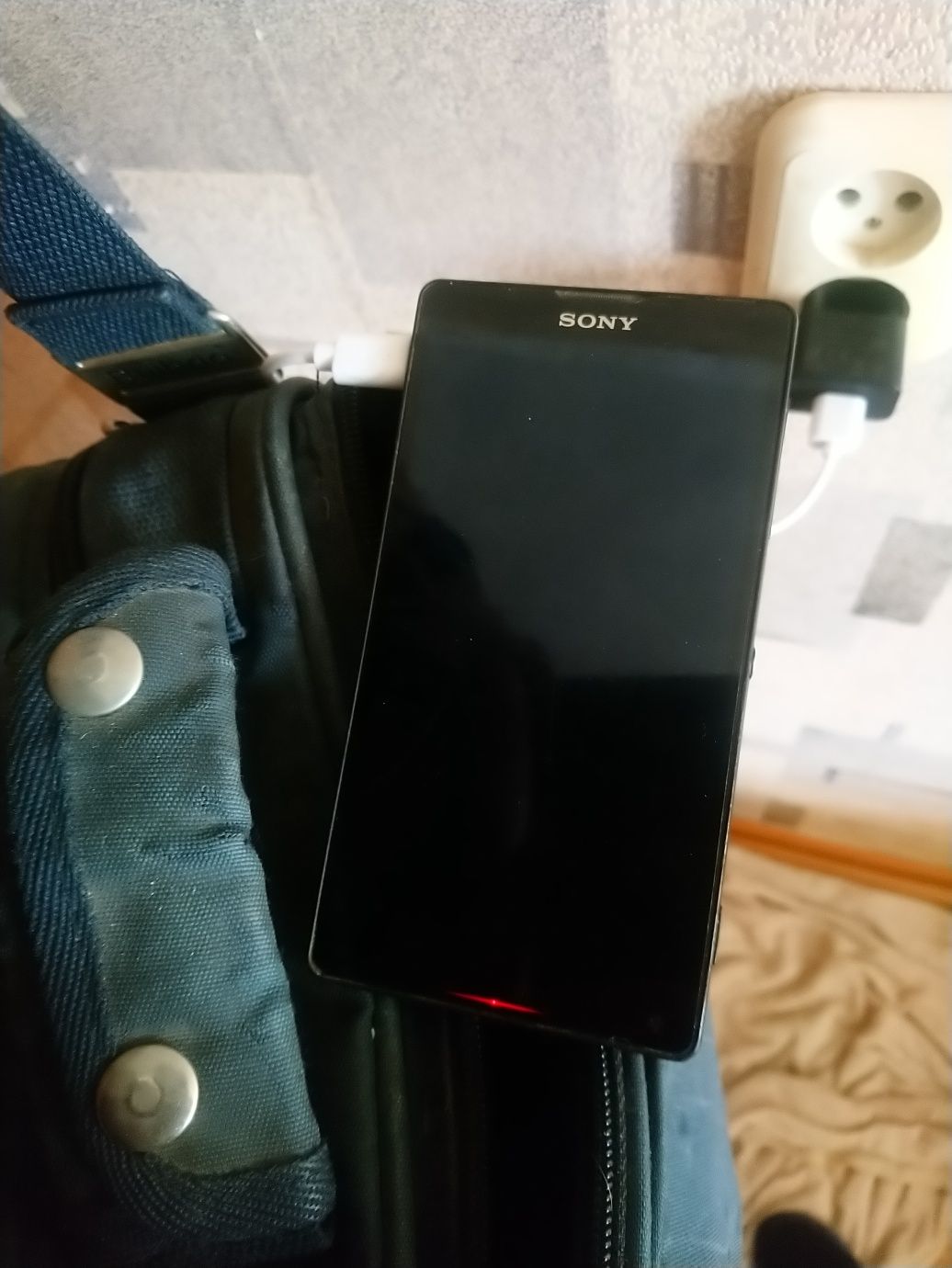Продам телефон Sony Xperia ZL  C6503