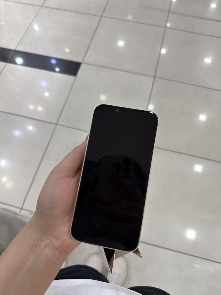 Iphone 13,в белом цвете,128гб