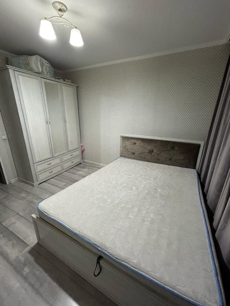 Продам двуспальную кровать