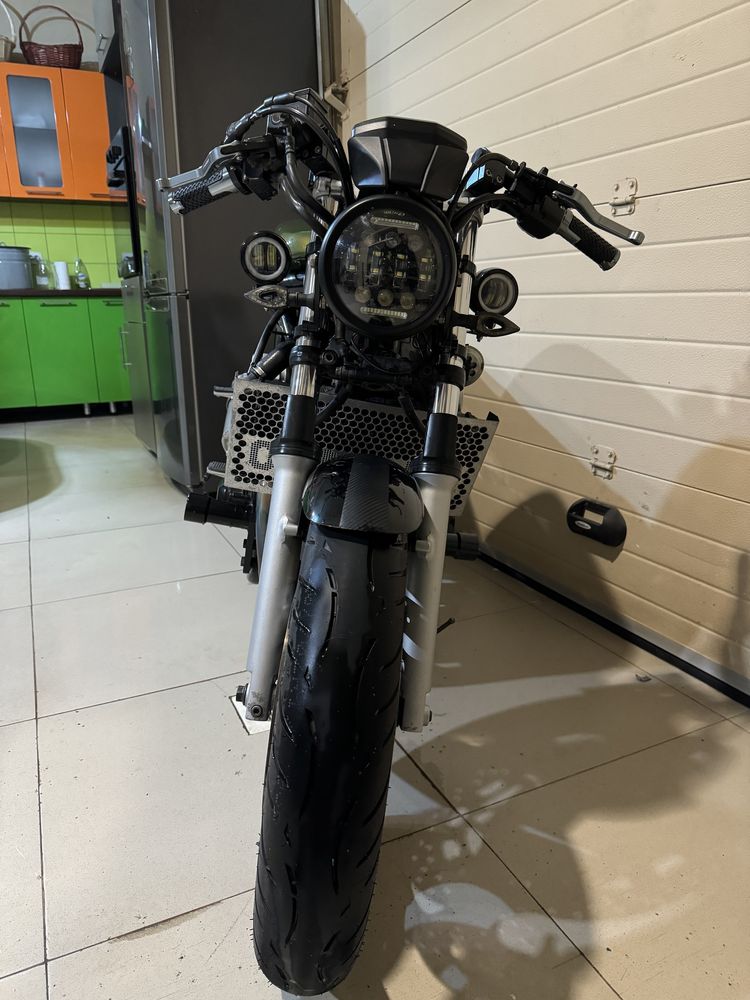 Yamaha FZS 600 Faizer кастомный мотоцикл