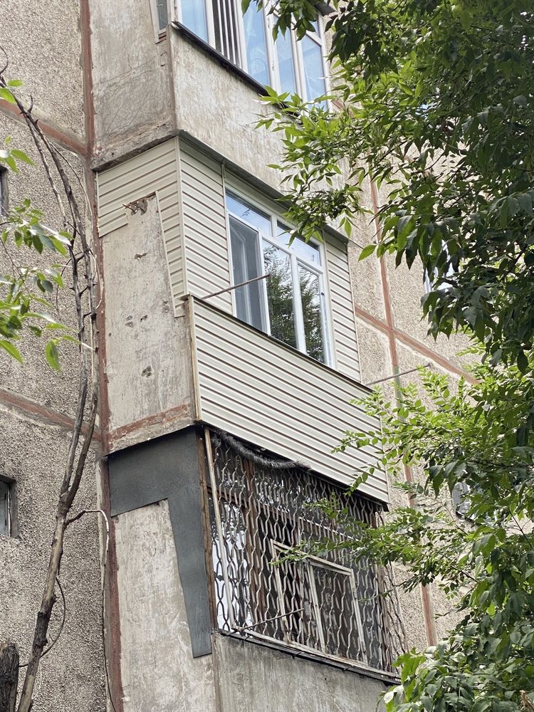 Ремонт балкона, обшивка. Алматы балконы.окна, мебель на заказ