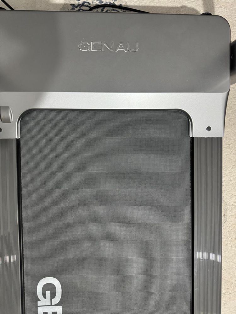 Продам  беговую дорожку Genau iTech R5 электрическая