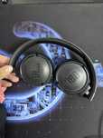 Продам наушники JBL