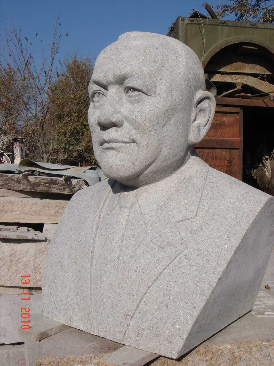 Скульптура из гранита