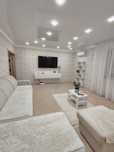 Продам 2 комнатную квартиру 73 кв., ремонт , район дом быта Северный.