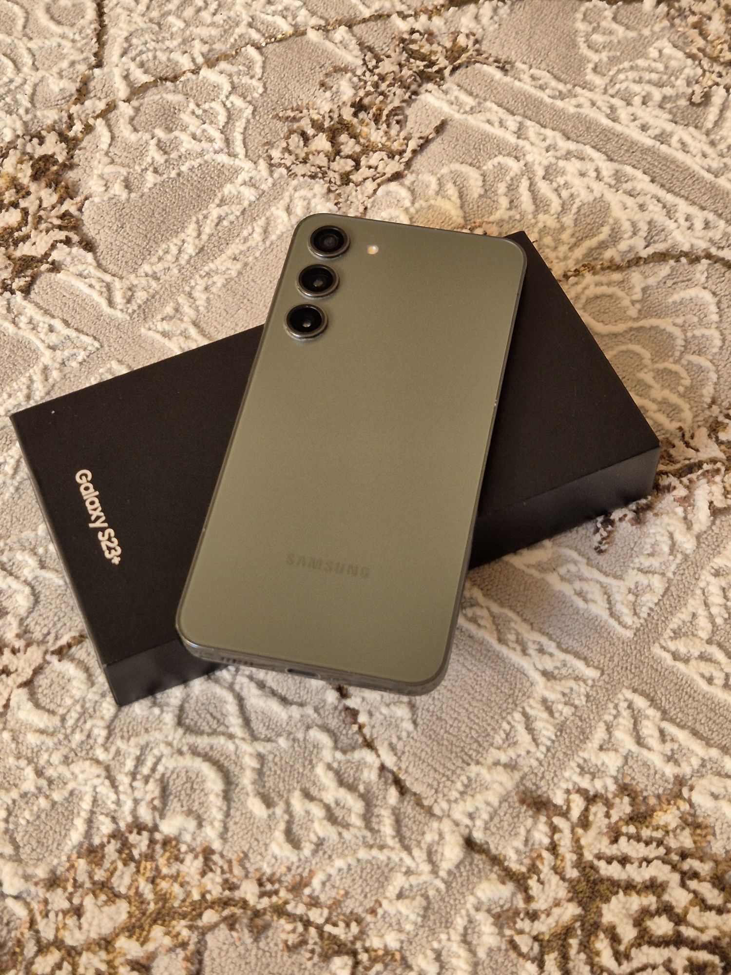 Продам Samsung S23+ Plus 256 зеленого цвета