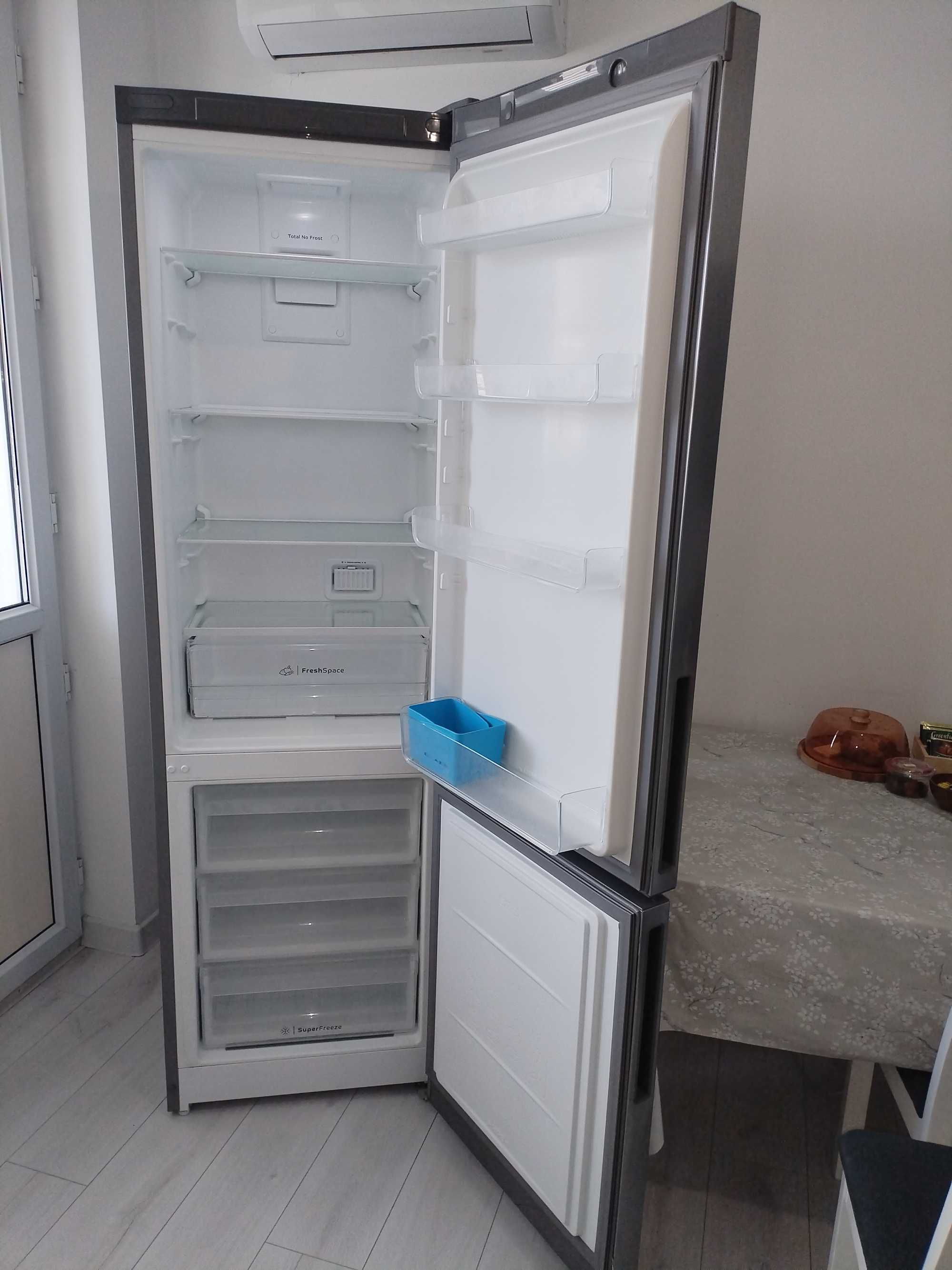 Холодильник INDESIT No Frost хорошом рабочем состояний