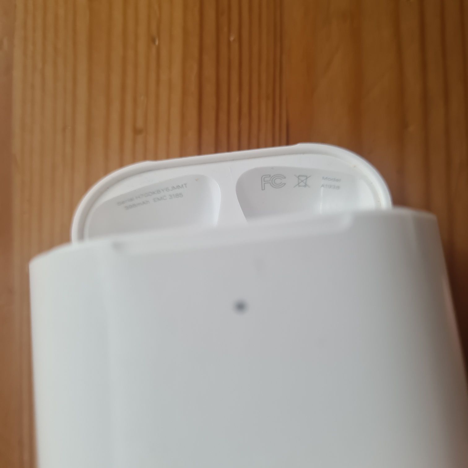 Кейс AirPods 2 с правым наушником