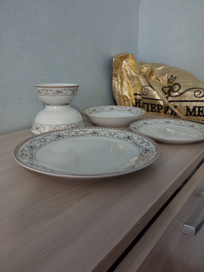 продам сервис на 30 персон
