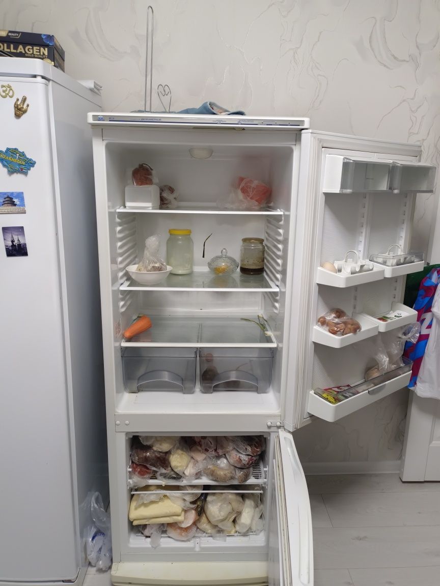 Холодильник Атлант идеальное состояние двух камерный