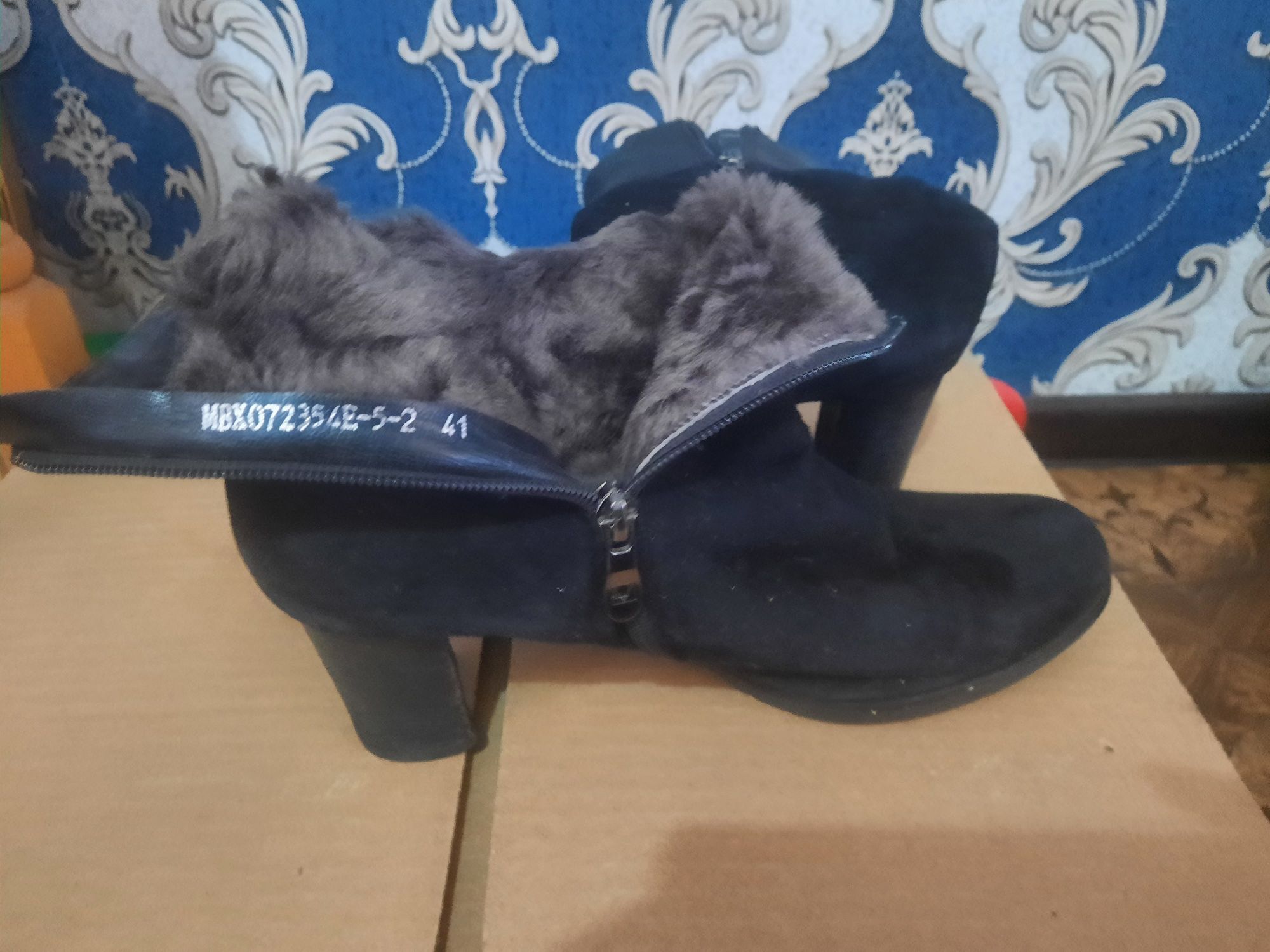 Продам зимние сапоги