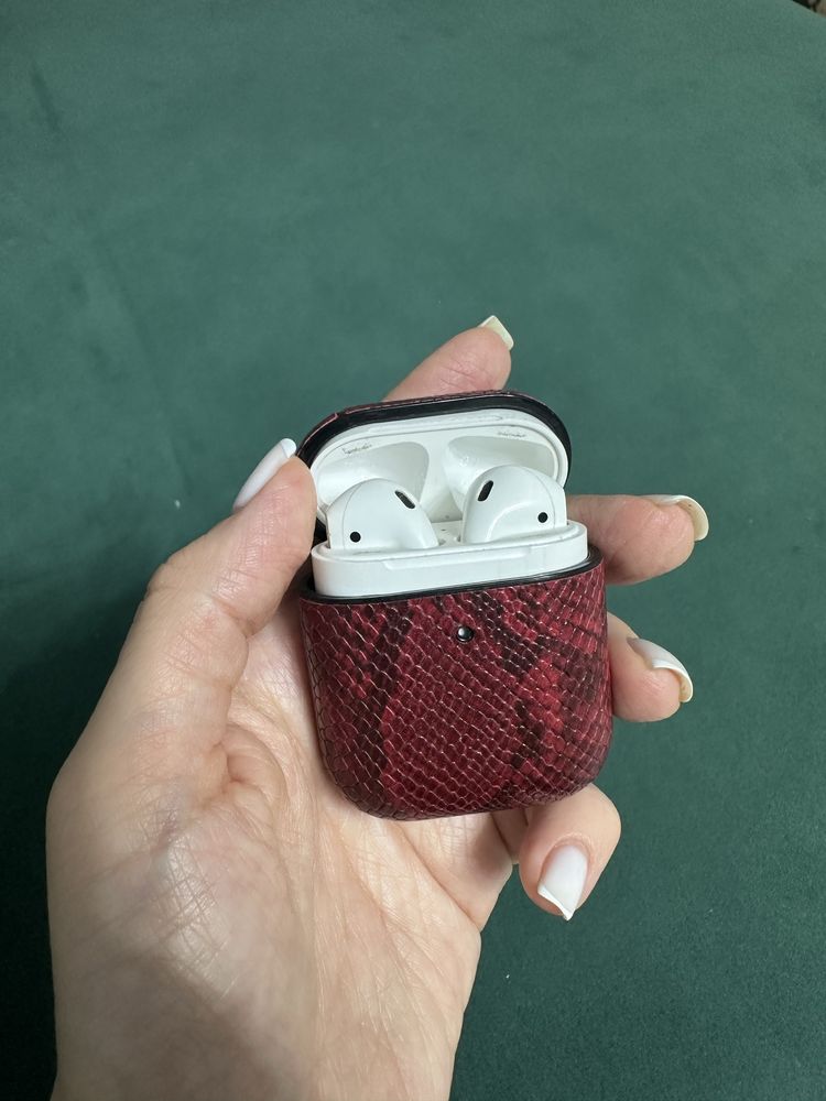 Продам наушники airpods оригинал
