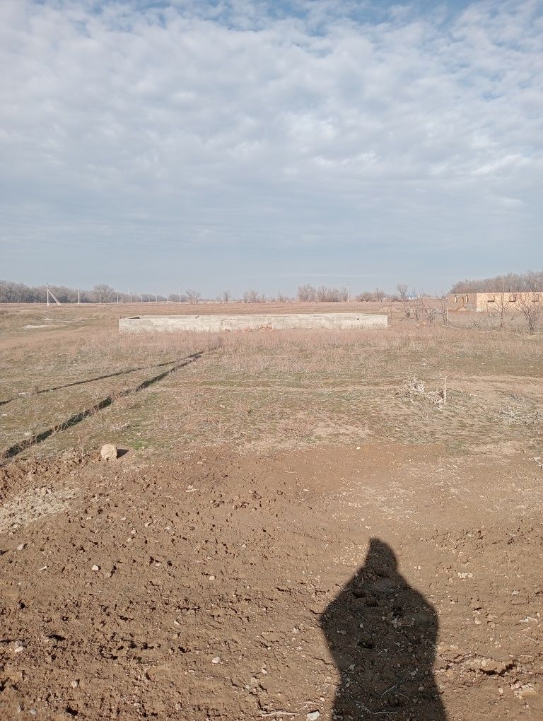 Продается участок с готовым фундаментом.