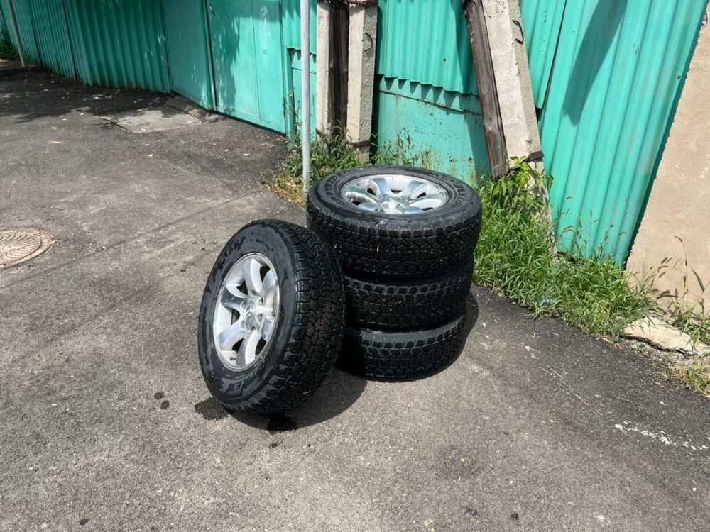 Продам зимние резину Dunlop