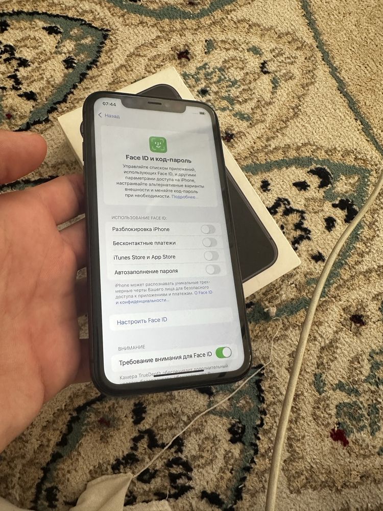 Продам iPhone 11 64 ГБ айфон все раб