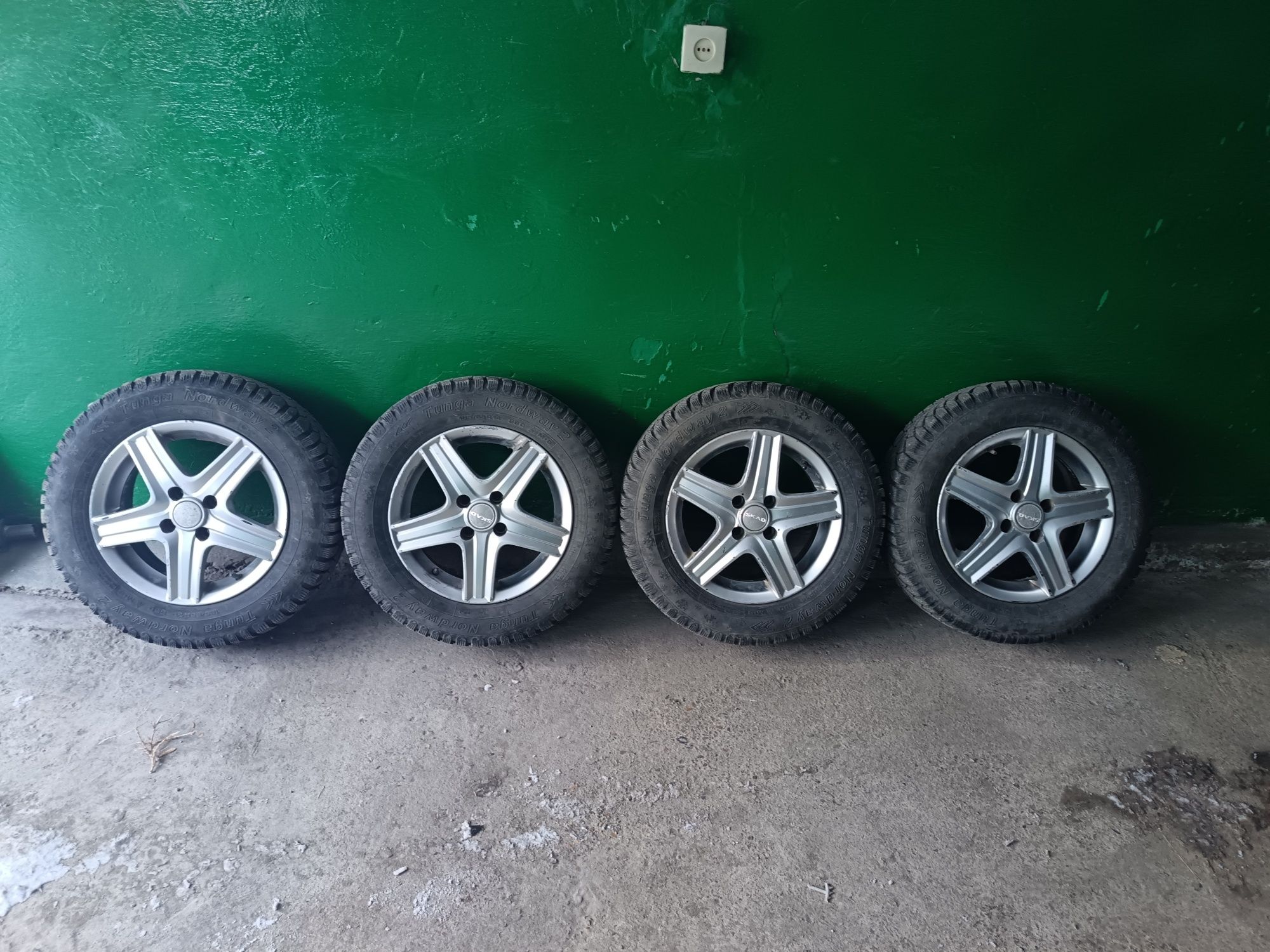 Продам шипованные шины Tunga Nordway 2 185/65/14  с титанкой от SKAD