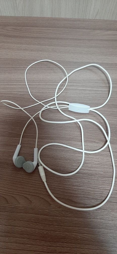 Проводные наушники samsung