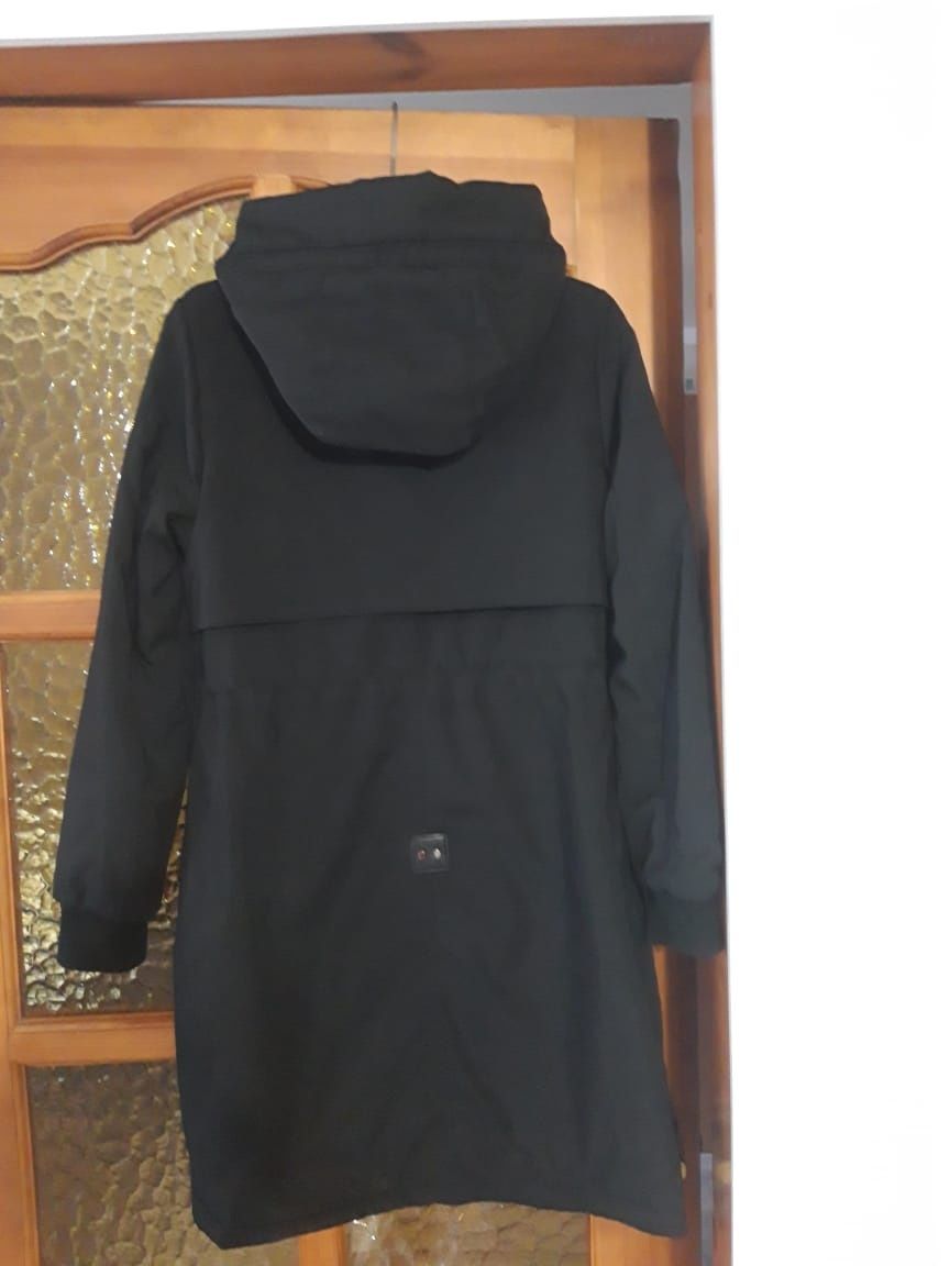 Продам пальто женское  и куртку длинную под парку