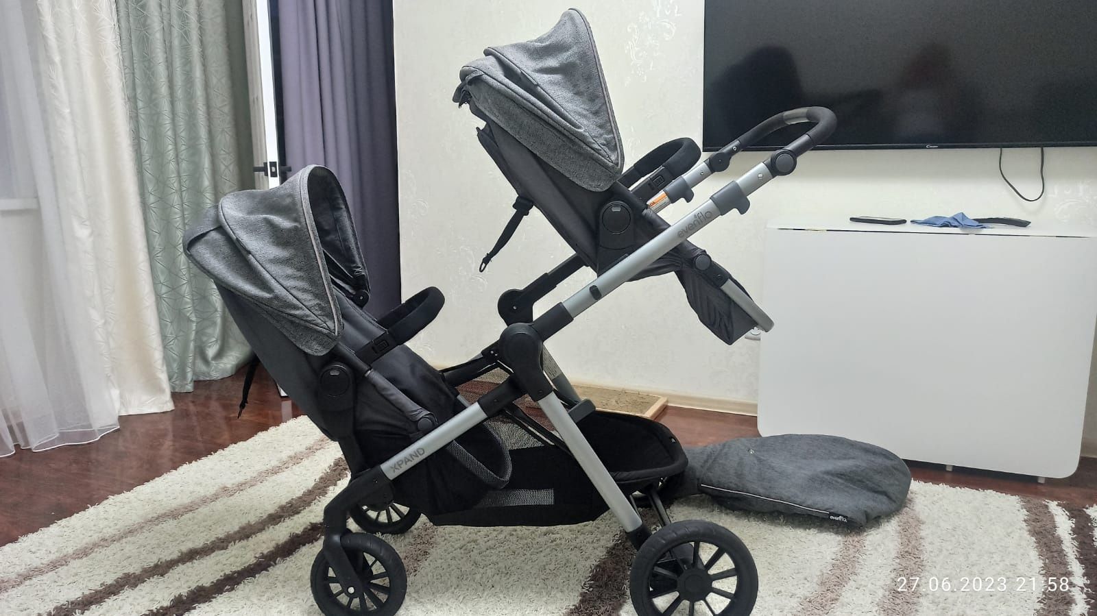 Продам коляску для двойняшек ,близнецов, погодок в хорошем состоянии.