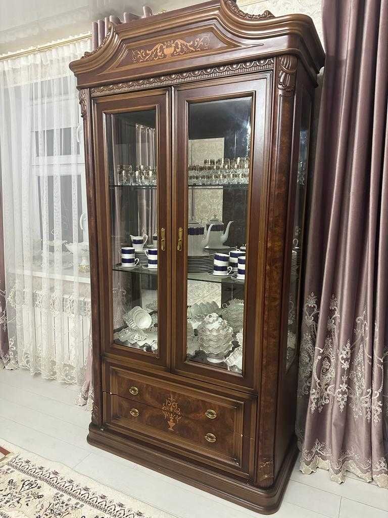 Продается мебель для гостиной и отдельный шкаф