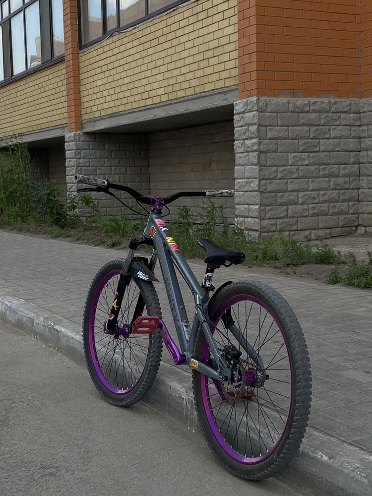 Продам herec m8