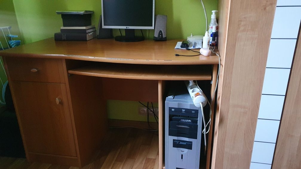 Компьютерный стол