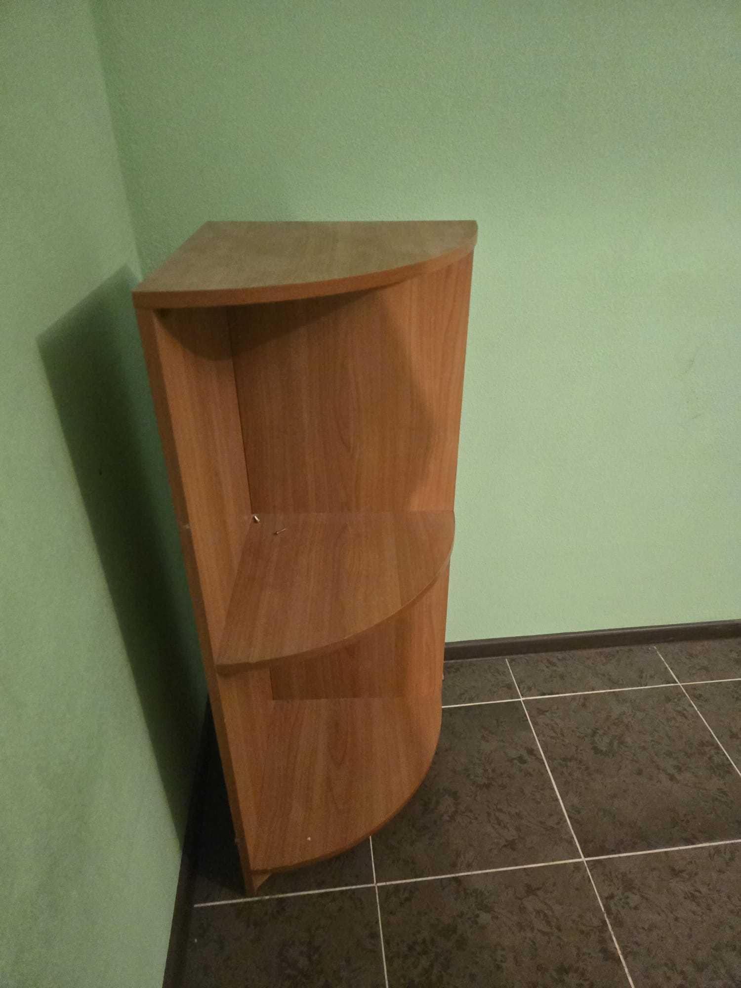 Угловая полка в отличном состоянии