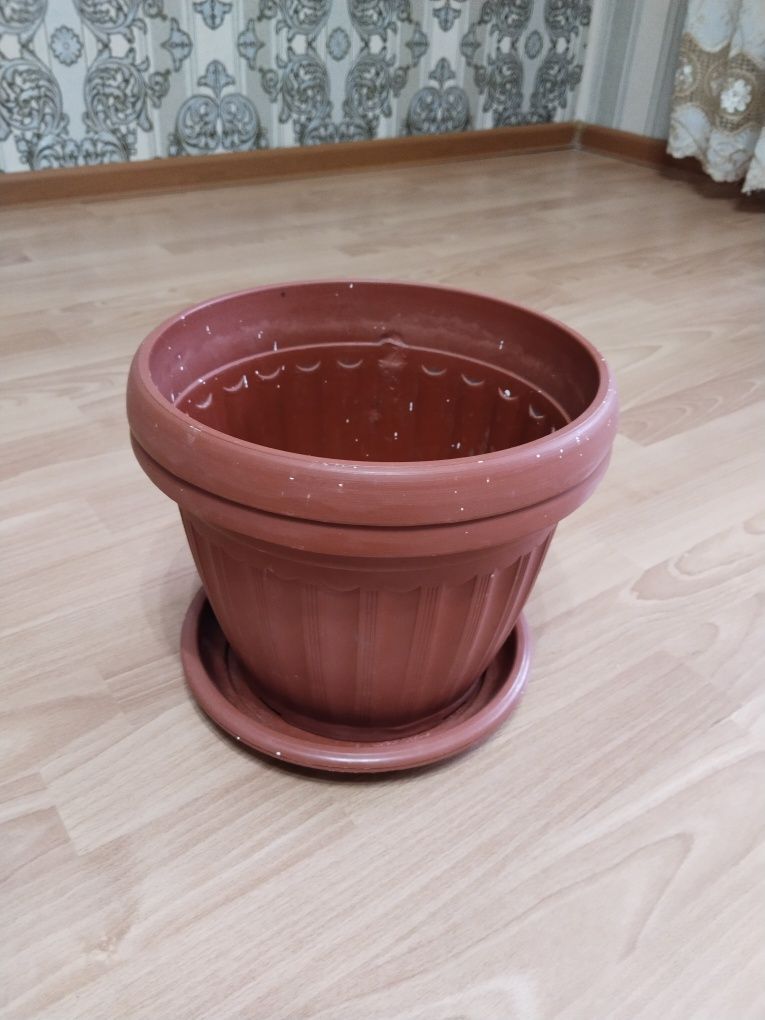 Продам горшки для цветов