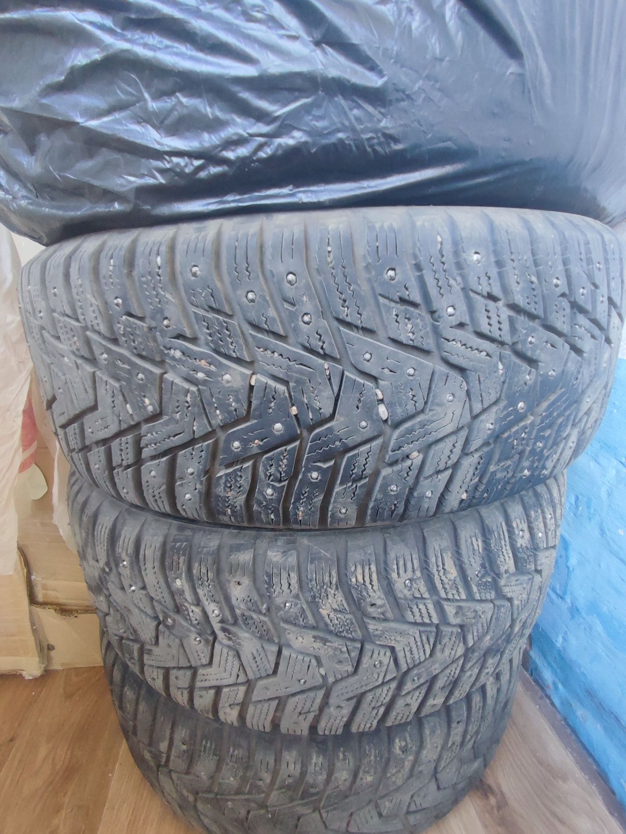Колёса зимние HANKOOK на литых штатных дисках VESTA SW CROSS 205/50R17