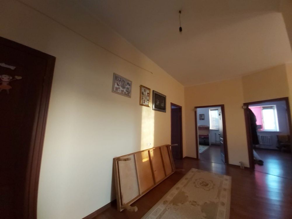 продается 2 этажный дом