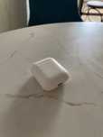 Apple AirPods (1)