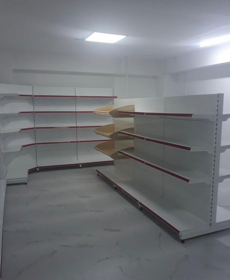 Металлические стеллажи полки витрины настенные стилажи  конфетница
