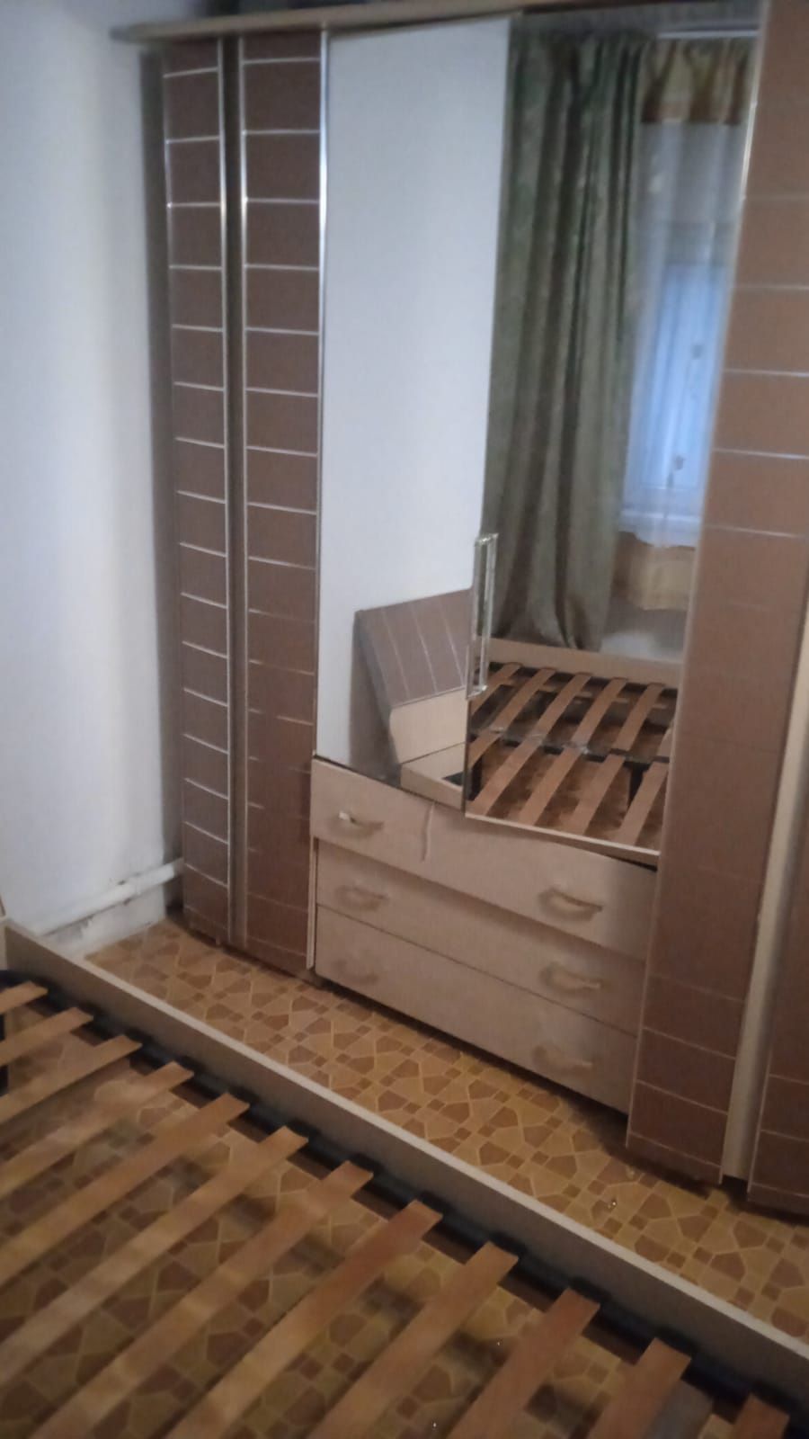 Кровать и Шкаф продается