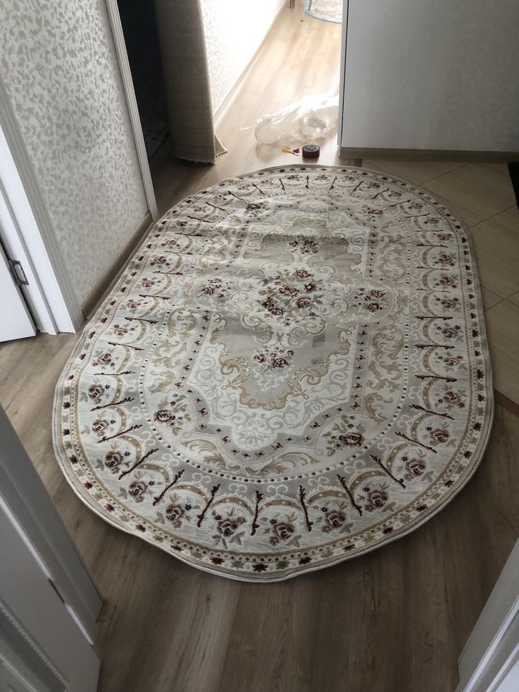 Продам новый ковёр 150х230