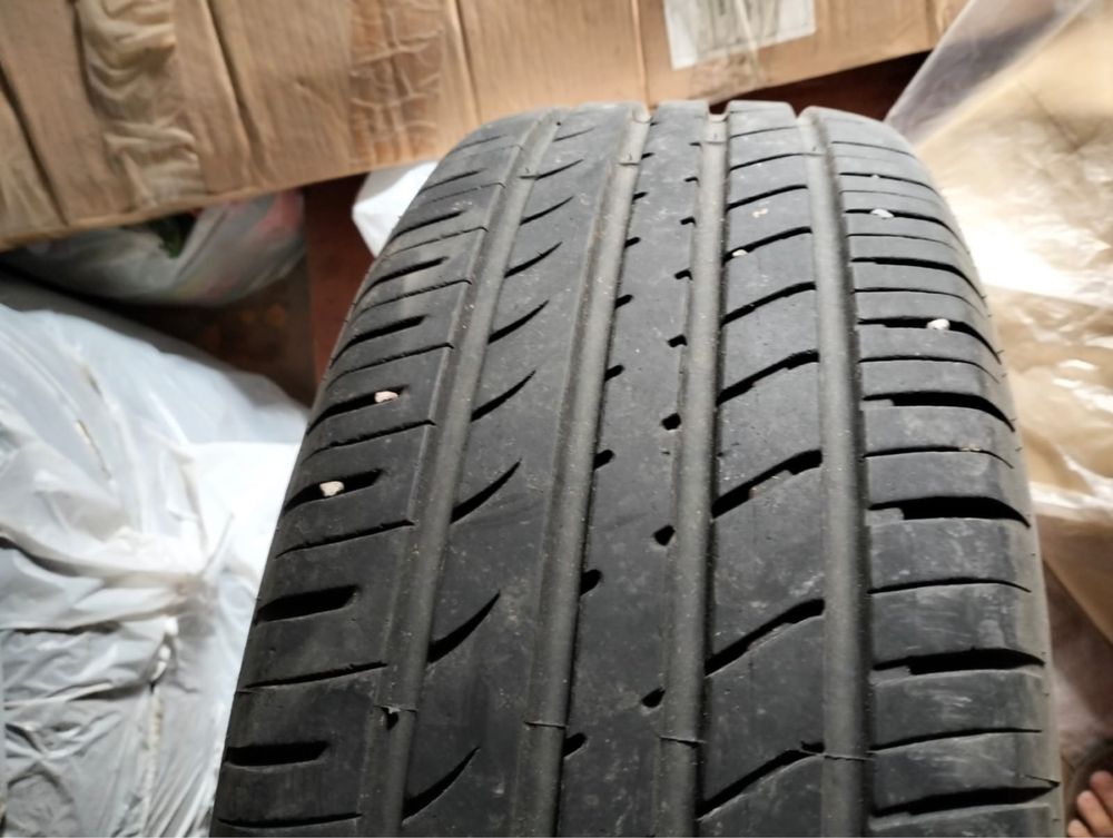 Продам шины 225/60/18 в отличном состояний