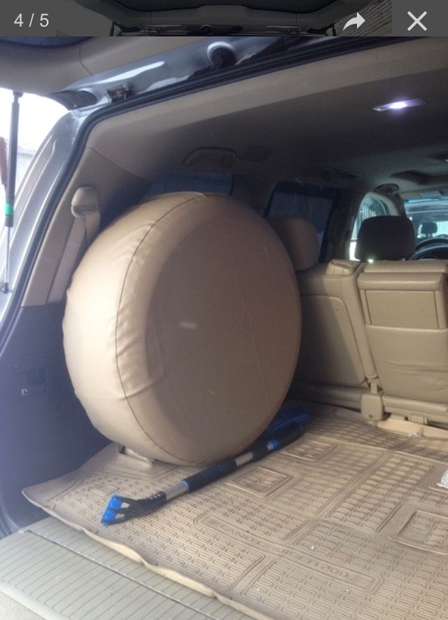 Крепление запасного колеса Toyota Land Cruiser 200