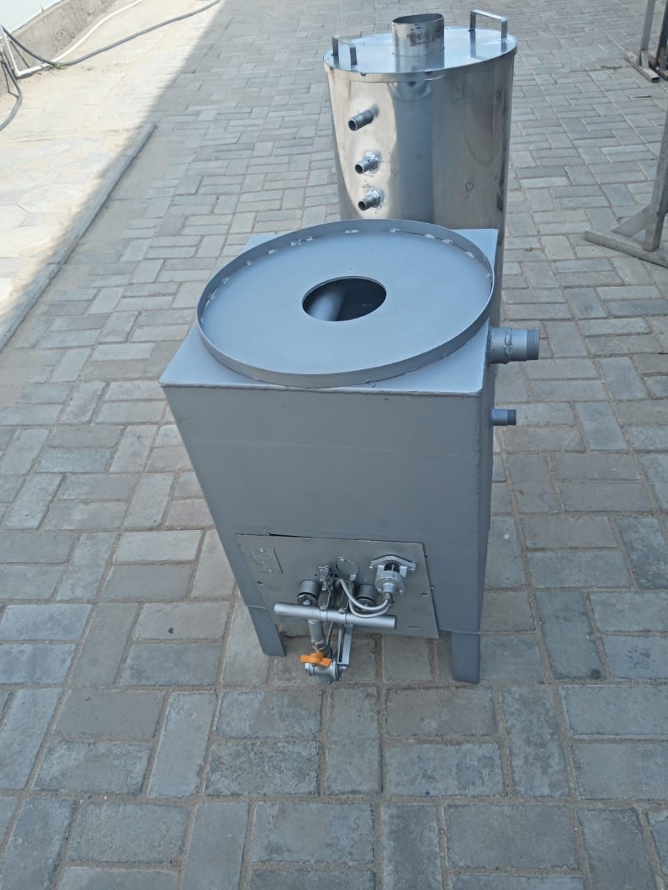 Продам котёл для бани, мокрый пар, горячая вода, подключение душа.
