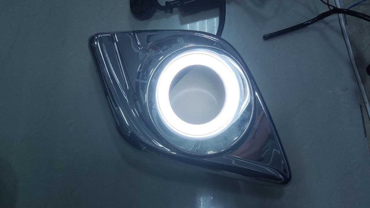 Накладки на пороги, хром накладки с ДХО, хром в ПТФ на Hilux (2015-)
