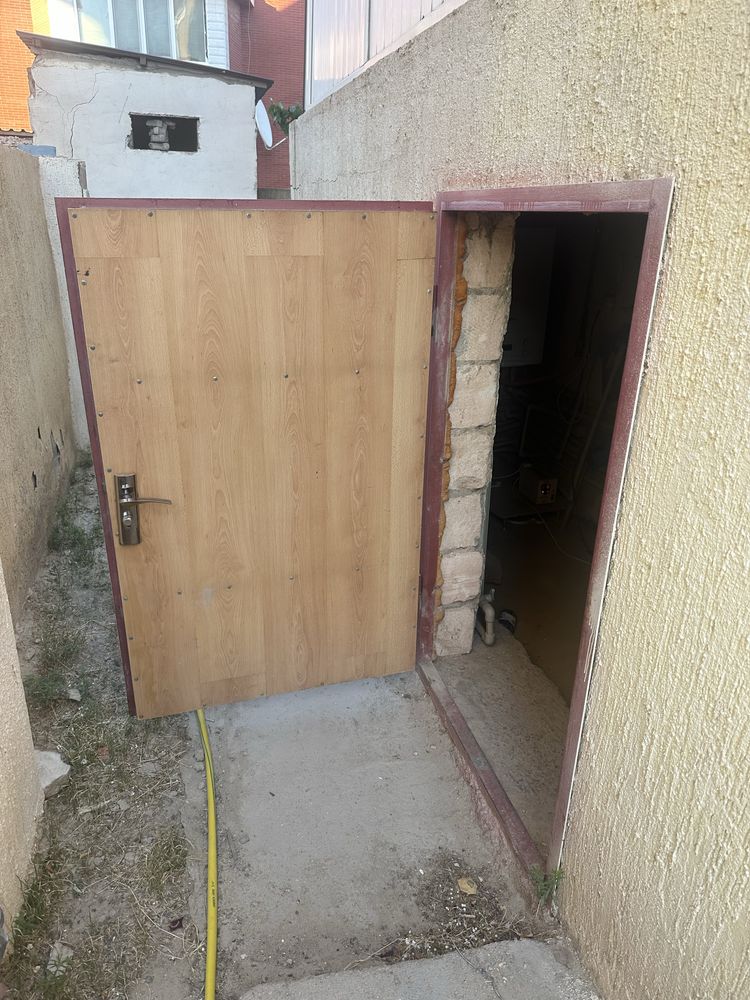 Продам входную железную