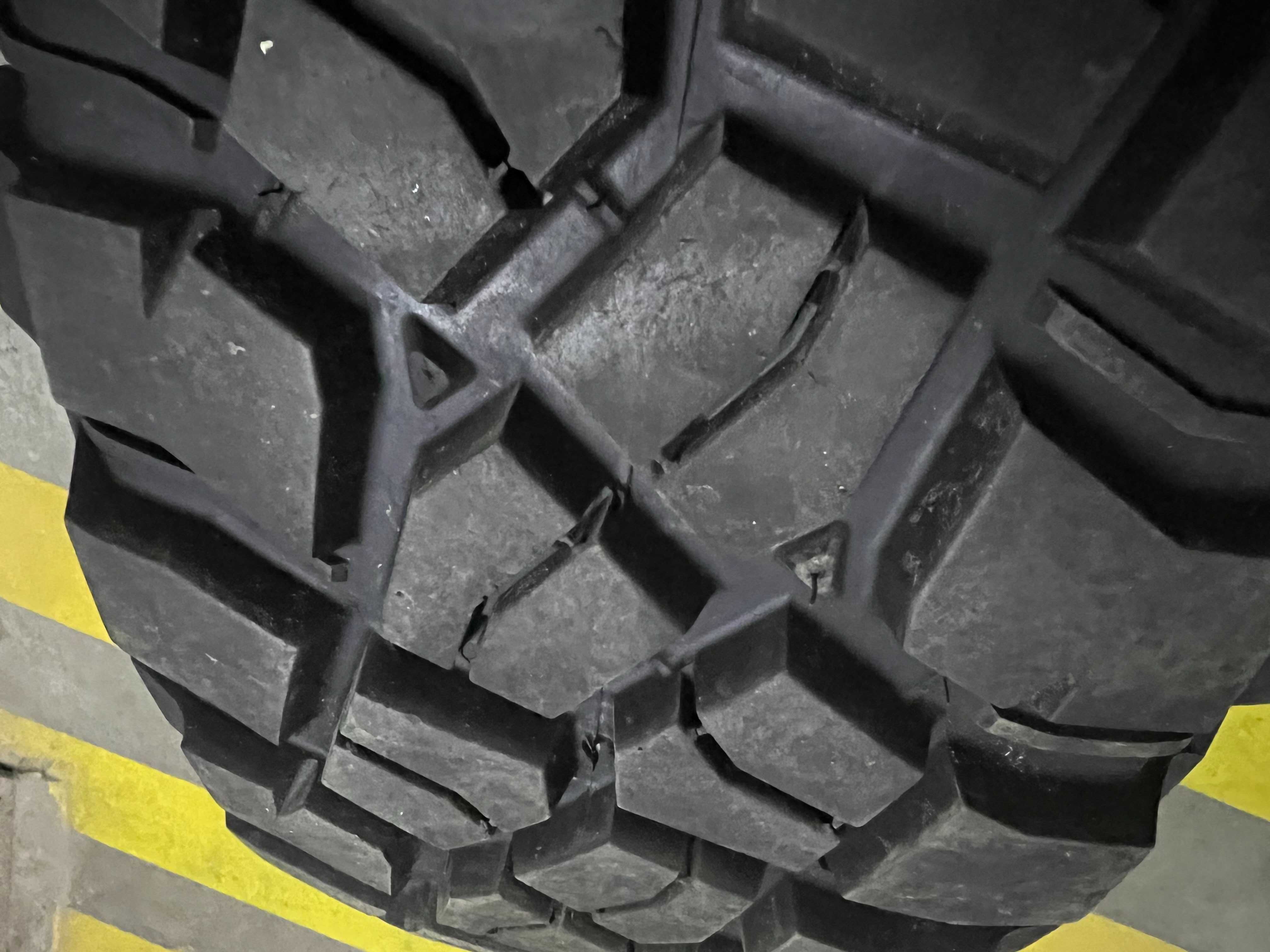Продам для внедорожника BFGoodrich Mud-terrain T/A KM3