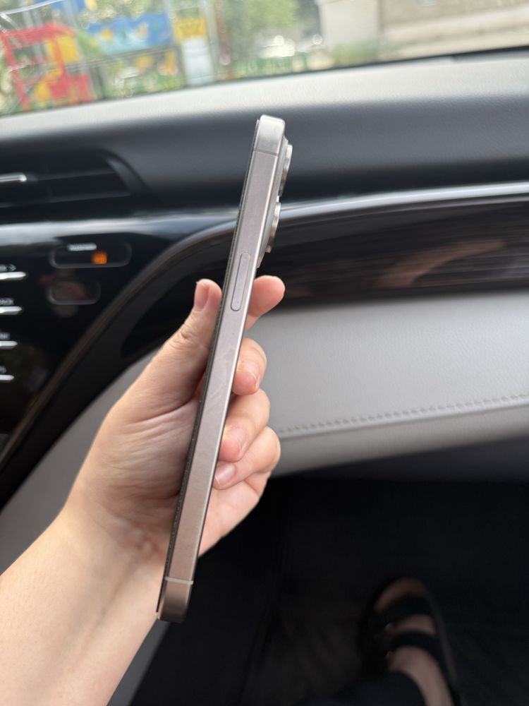 Продам iphone 15 pro max 256gb