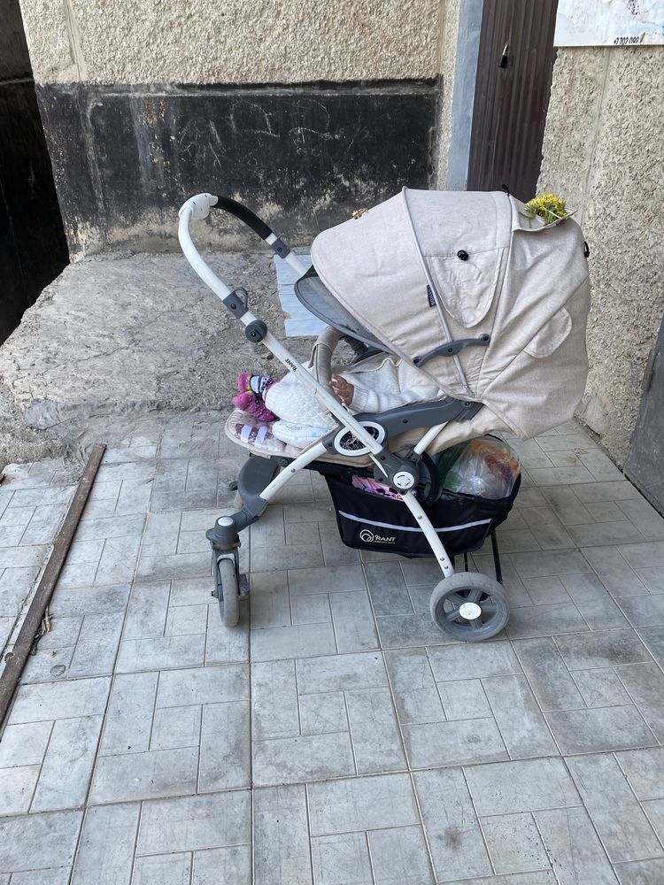 Продам б/у демисезонную коляску